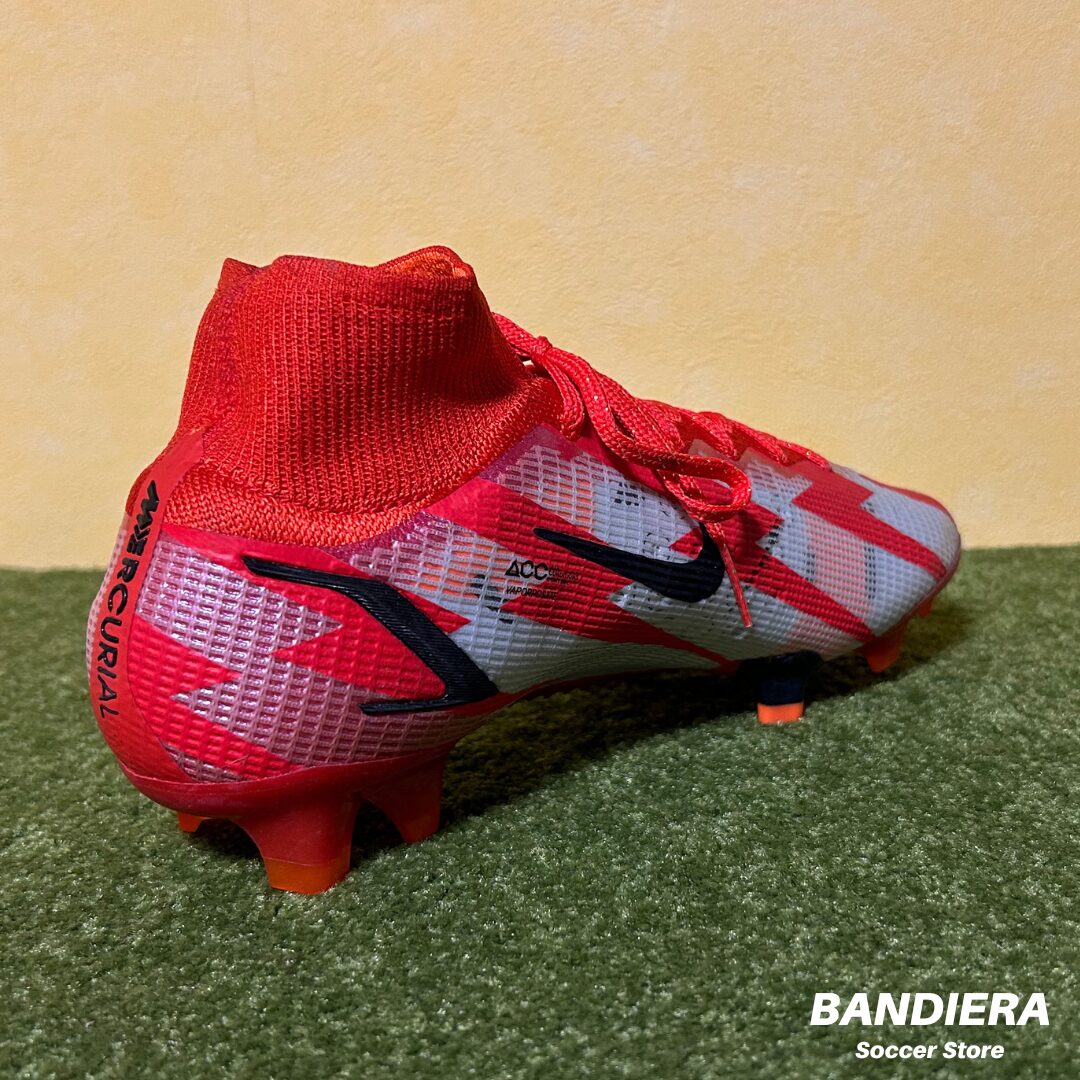 【ナイキ】サッカースパイク マーキュリアル スーパーフライ 8 エリート CR7 FG（レッド×ホワイト）